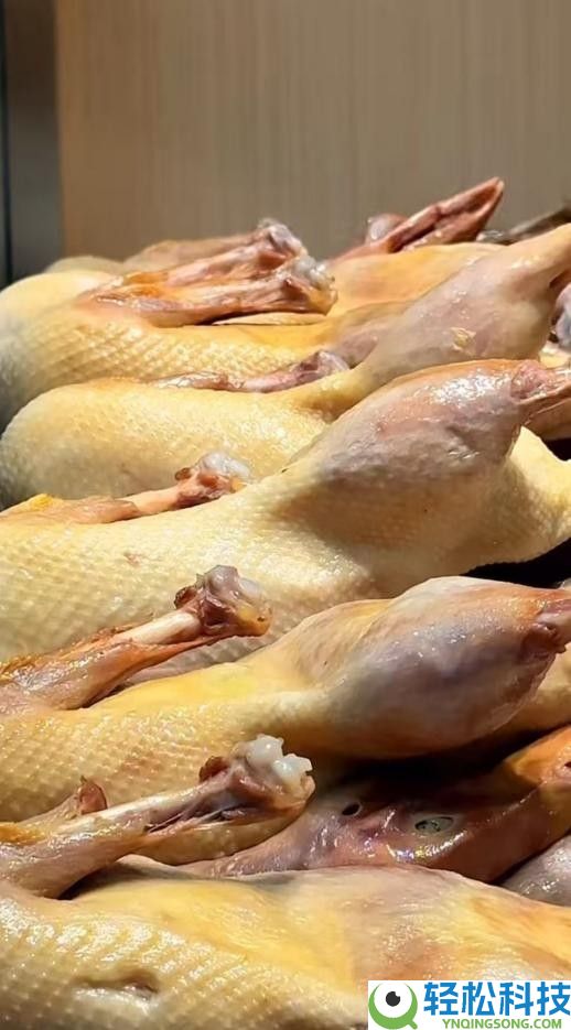 不必去南京,上海顾顺兴总店 一口解锁正宗金陵盐水鸭 市民列队打卡