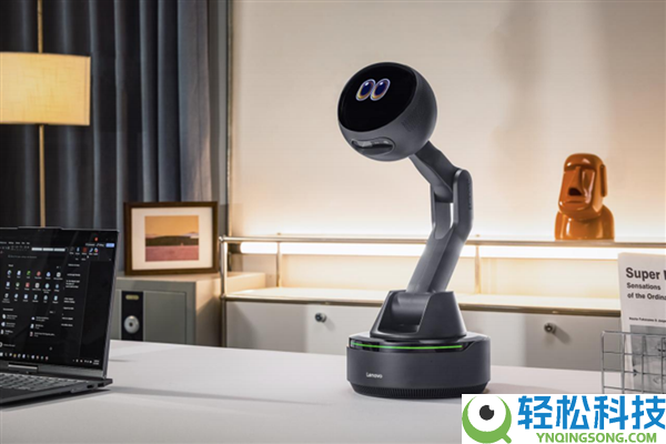 全新形状超乎设想,联想展现AI Workmate观点机：打工人的桌面搭子