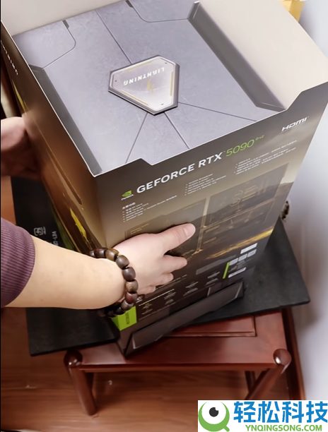 微星RTX 5090D v2闪电终究来了,限量1300块 最少2万