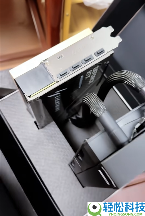 微星RTX 5090D v2闪电终究来了,限量1300块 最少2万