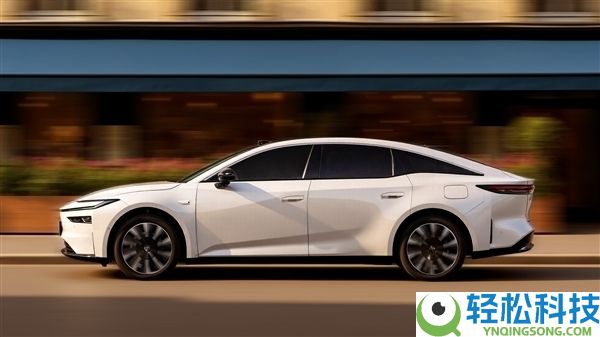 华为机电+鸿蒙座舱+小米生态,广汽丰田铂智7预售:15.68万起