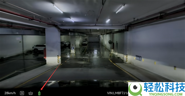 问界M7车主控告车库撞墙 网友秒破案：环氧地坪+水 下坡还自动加快