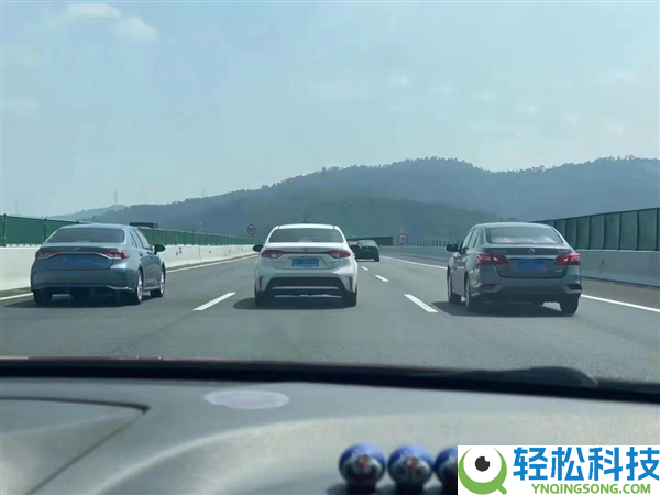 多地开罚龟速车,交警提示：龟速车事故发作几率提拔16倍