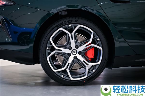 小米汽车第4款绿色来了,新一代SU7靛石绿实拍 雷军:初级而不声张