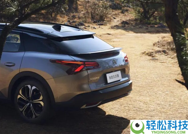 东风雪铁龙新款凡尔赛C5 X将于3月23日上市:标配流光镂空丝印