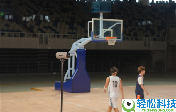 XbotGo猎鹰Falcon球场相机发布:毫秒级AI追拍、一键直播/数据剖析