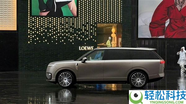 小鹏全新旗舰SUV GX实车表态:大湾区“路虎揽胜”来了