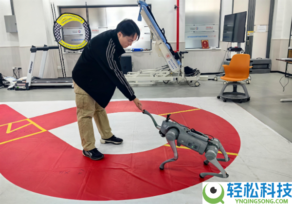 我国脑机接口手艺新打破 意图念节制机械狗