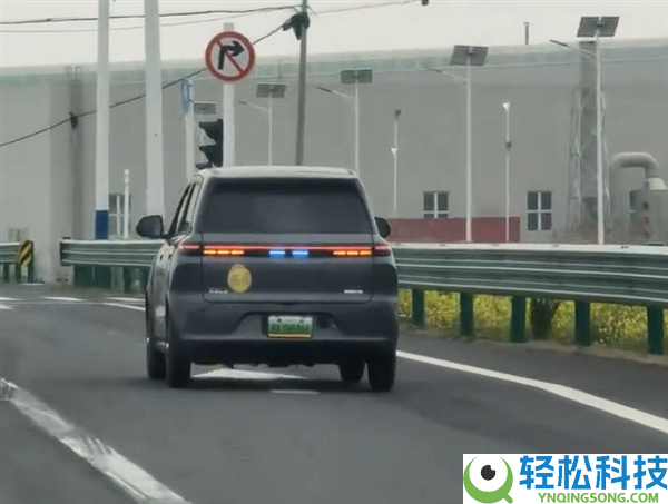 老头乐与时俱进用上智驾小蓝灯 网友:自欺欺人