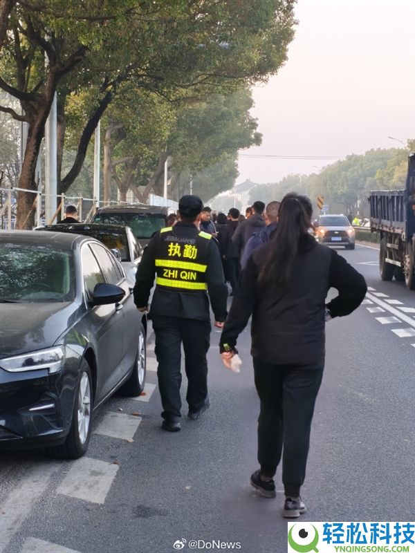 拒绝直播,张雪峰本日悲悼会 全国各地万千学子来送别：现场一封手写信让人动容