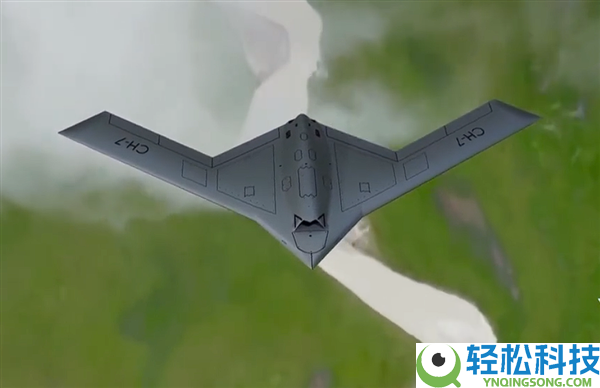 国产新型大型飞翼隐身无人机彩虹-7有多智能 央视揭秘:本人滑行本人飞