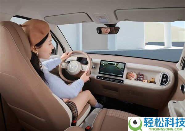 微型代步车之王焕新,新一代五菱宏光MINIEV上市:4.48万起