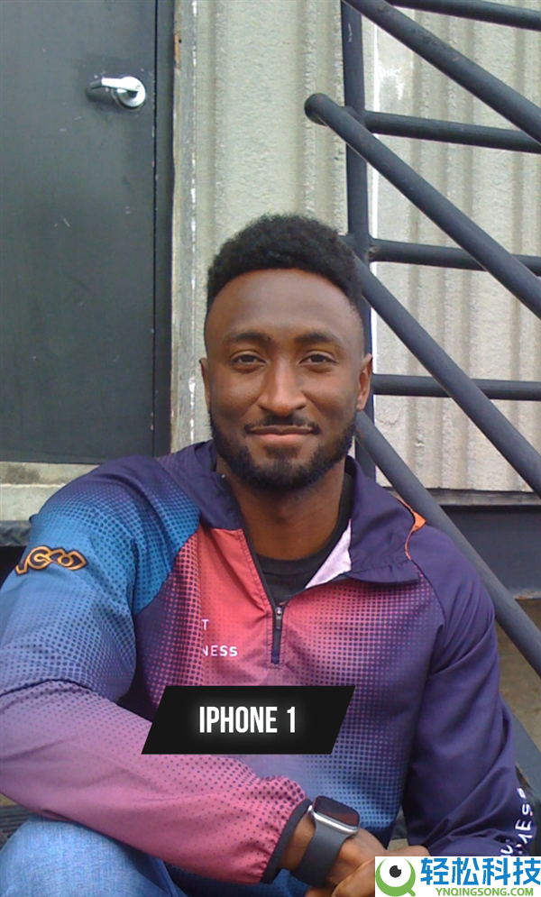 看懵了,初代iPhone到iPhone 17自拍对照 网友吐槽几近一样