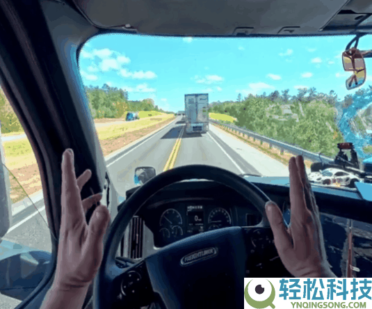 史上最发热卡车司机,副驾藏了一台价值4万元的RTX 5080高端PC：随时能玩赛车摹拟器