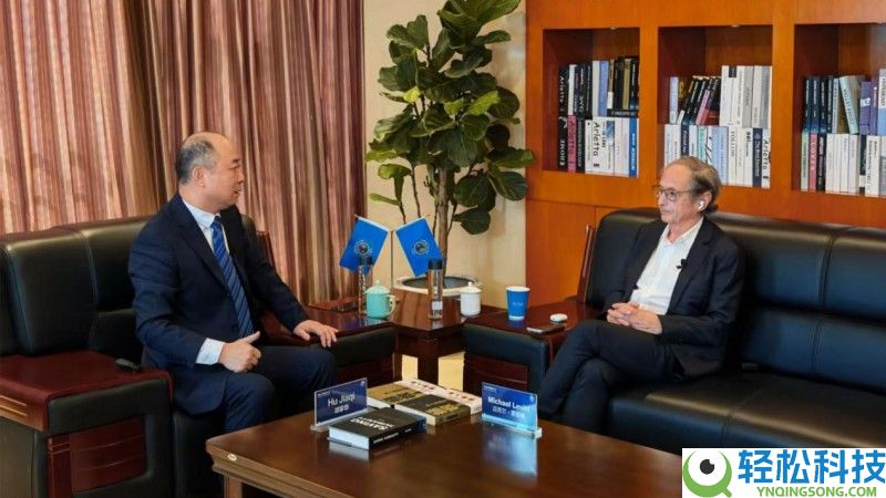 人类会理事长胡家奇对话诺贝尔化学奖得主迈克尔·莱维特