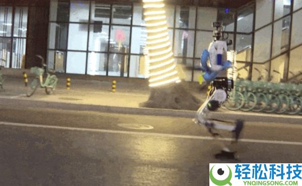 速度碾压人类,王兴兴放话：下个月机械人半马要跑进1小时内