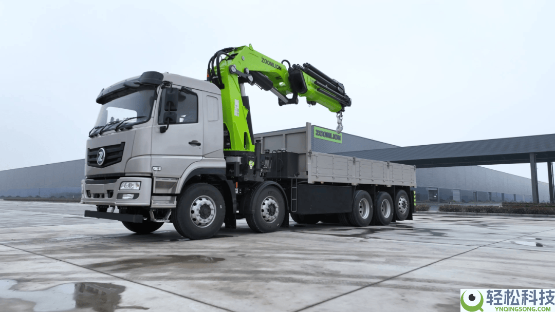 中联重科“巨无霸”起重机表态随州,中心手艺打破助力智能工场高效消费