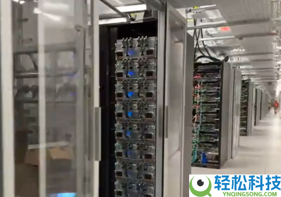 日本设计高架桥下建数据中间 周全测试效劳器机柜散热、防震机能