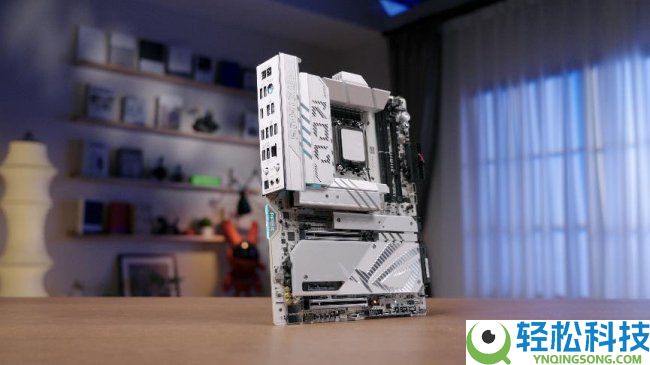 ROG Z890 APEX主板创200S Plus超频新记载