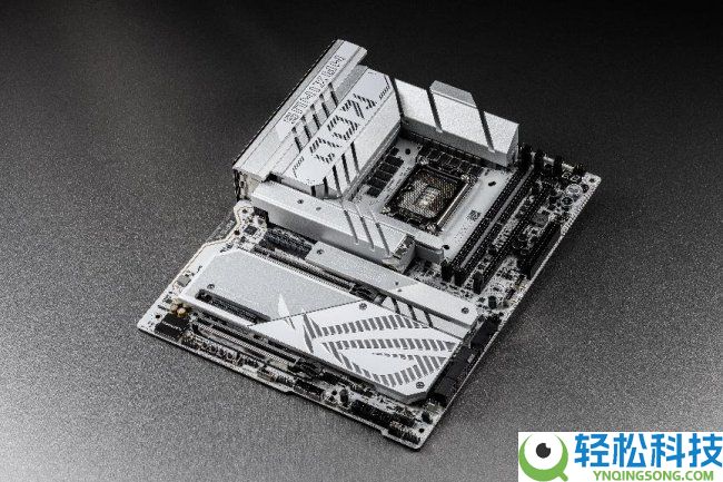 ROG Z890 APEX主板创200S Plus超频新记载