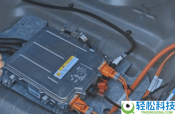 3年衰减40%,司机列队加装电池续命 专家：这些车都是挪动炸弹