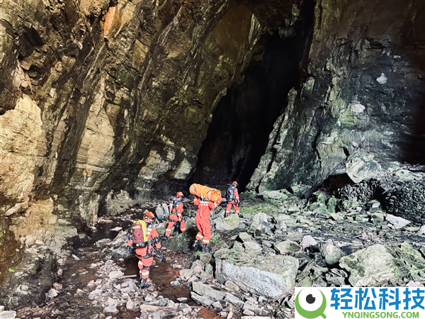 男人被短视频“骗”进15米深洞:差点有去无回