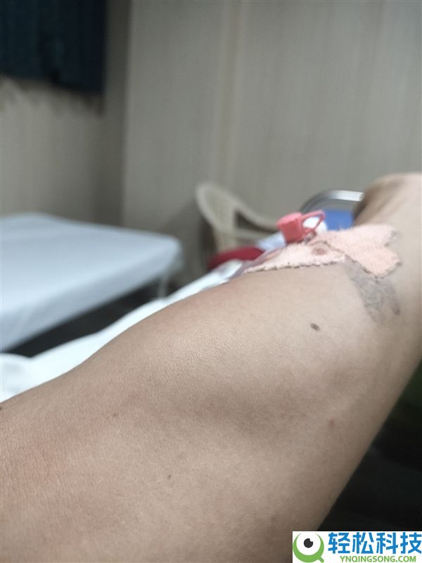 日本博主印度游遇乞讨 谢绝给钱后被泼牛粪住院4天