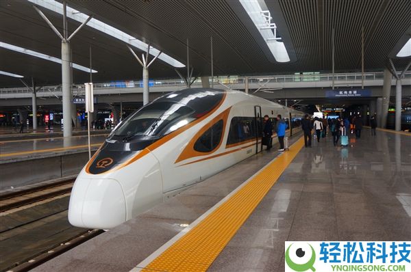 G386次高铁上蚊虫满天飞,乘客直呼受不了 广铁道歉原因暴光