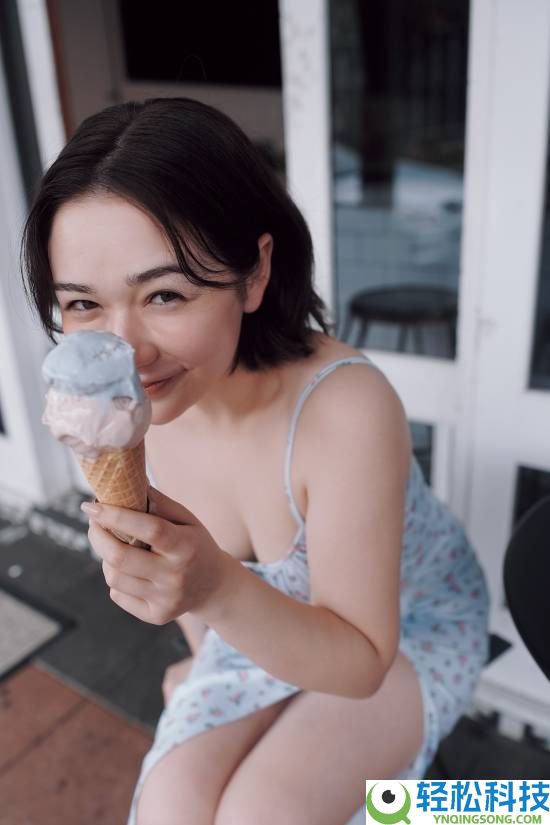 混血女星村重杏奈公布：将出售人生最后的写真集