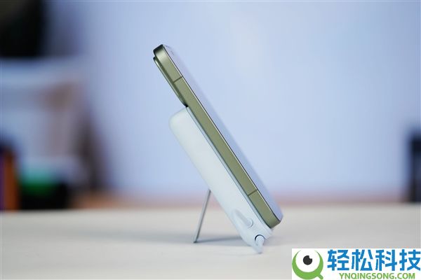 支架+磁吸+快充三合一,小米磁吸充电宝2026款图赏
