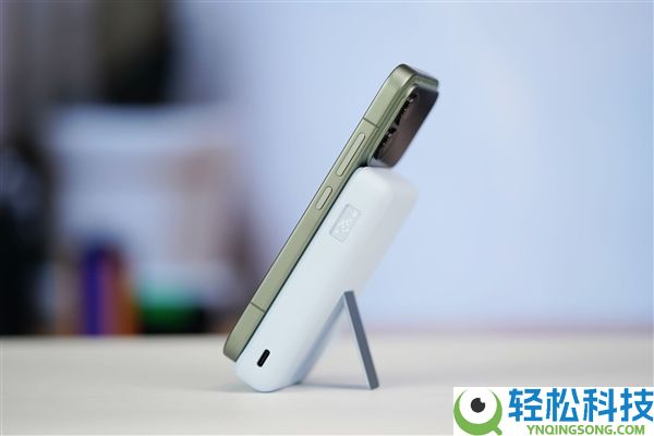 支架+磁吸+快充三合一,小米磁吸充电宝2026款图赏