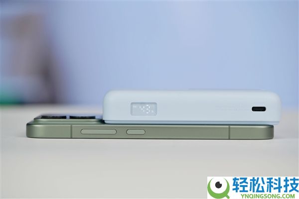 支架+磁吸+快充三合一,小米磁吸充电宝2026款图赏