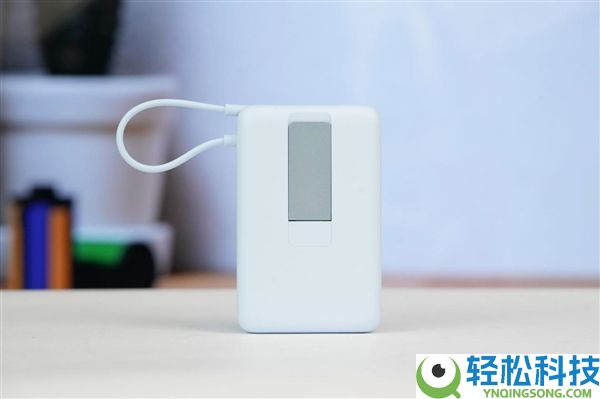 支架+磁吸+快充三合一,小米磁吸充电宝2026款图赏