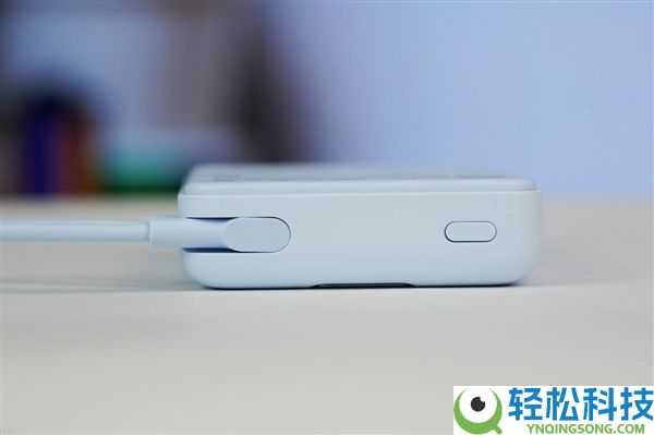 支架+磁吸+快充三合一,小米磁吸充电宝2026款图赏