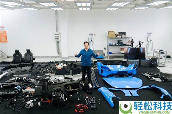 耗时超7个小时,雷军直播拆成零部件的新SU7已装好