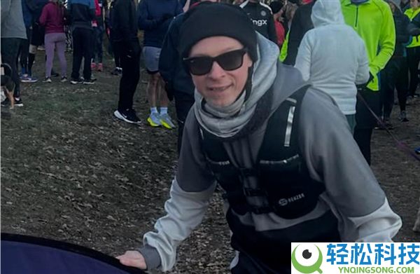 视障跑者将戴智能眼镜应战马拉松：借助别人眼睛“看”清路况