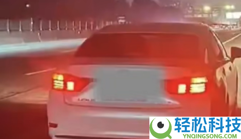 1死3伤,男人高速泊车救人遇二次事故被定次责 交警:未设置警示标记