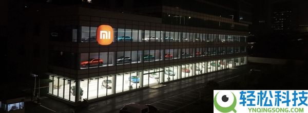 杭州这家小米门店火了:三层楼摆满小米汽车 像巨型模子柜