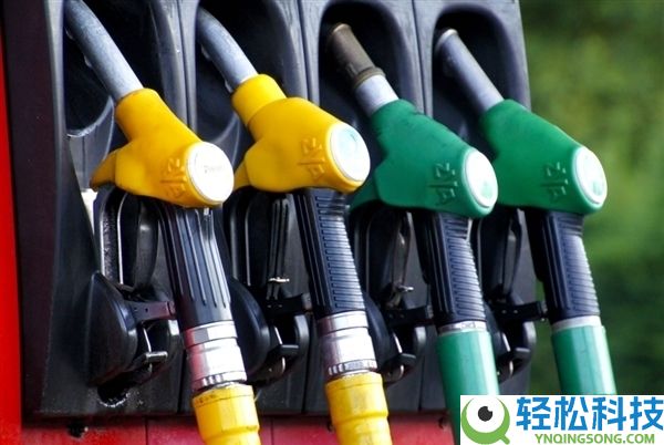 油车主们松口吻,国际油价狂跌20%：国内油价也要下跌了吗 专家释疑