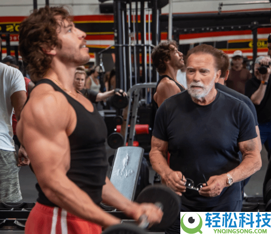 虎父无犬子,阿诺私生子连夺两座健美冠军 肌肉超帅