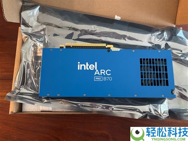 Intel锐炫Pro B70全网首拆,PCB、散热器设计揭晓
