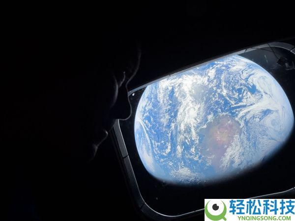 苹果CEO库克庆祝阿尔忒弥斯2号使命成功,将iPhone摄影带到全新高度