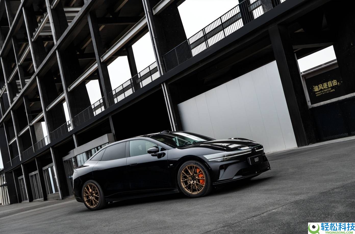 极氪焕新7系与五周年岁念版齐发 机能晋级开启猎装车新体验