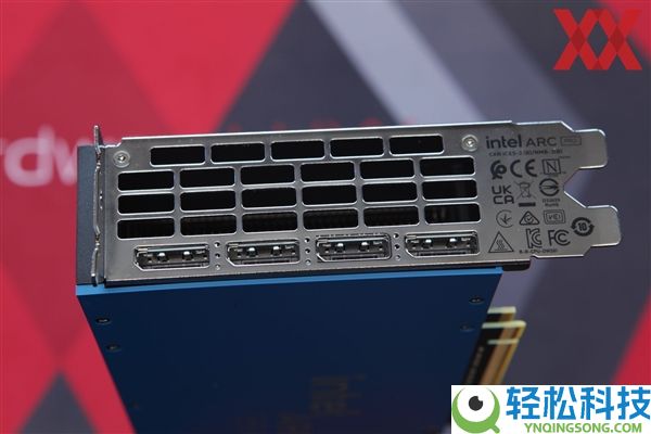 四卡并联,Intel锐炫Pro B70专业卡首测：功耗达720W