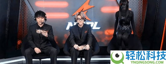 穿衣不自在,女讲解被批裙子太短 全身涂黑上镜回击