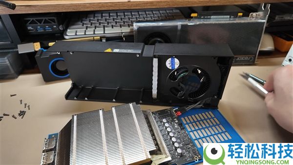 真身第一次呈现,流产的Intel高端游戏卡 就它