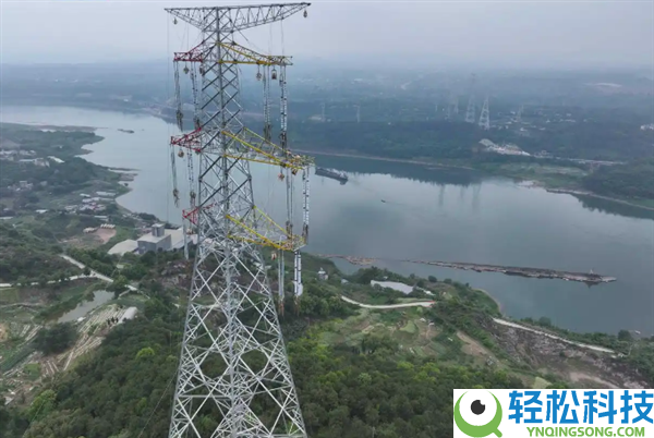 大载重无人机助力,500千服输变电工程跨长江放线功课顺利完成