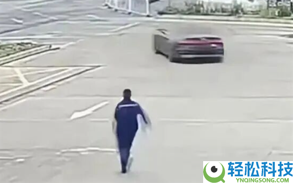 开奥迪却加霸王油,车主加完632元油逃单：员工4天工资取水漂