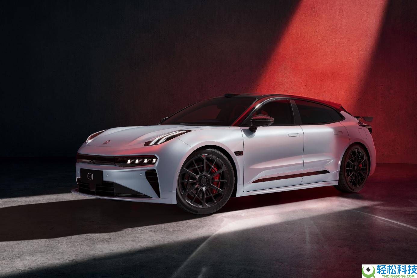 极氪发力高端纯电市场：焕新7系与001五周年岁念版连袂上市