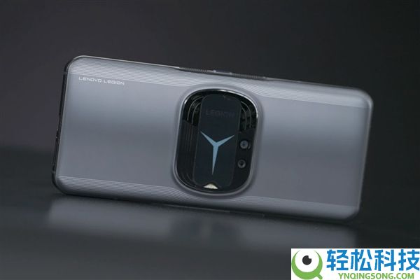 解救者重回手机赛道,解救者手机Y70新一代官宣：蒲月表态